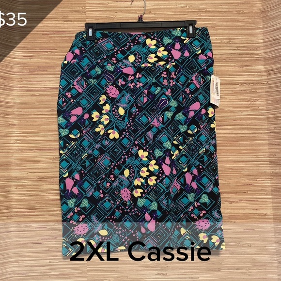 LuLaRoe Dresses & Skirts - LuLaRoe Cassie skirt NWT